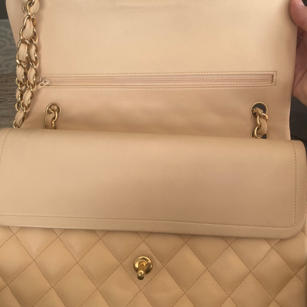 Chanel Jumbo Double Flap - Picture 3 of 8